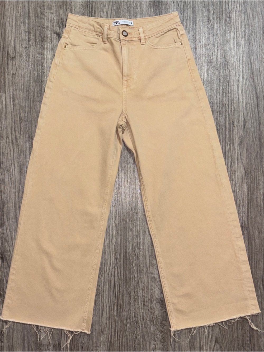 Zara Women’s Beige Light Wash Wide Leg Jeans High Rise Raw Hem 5-Pocket